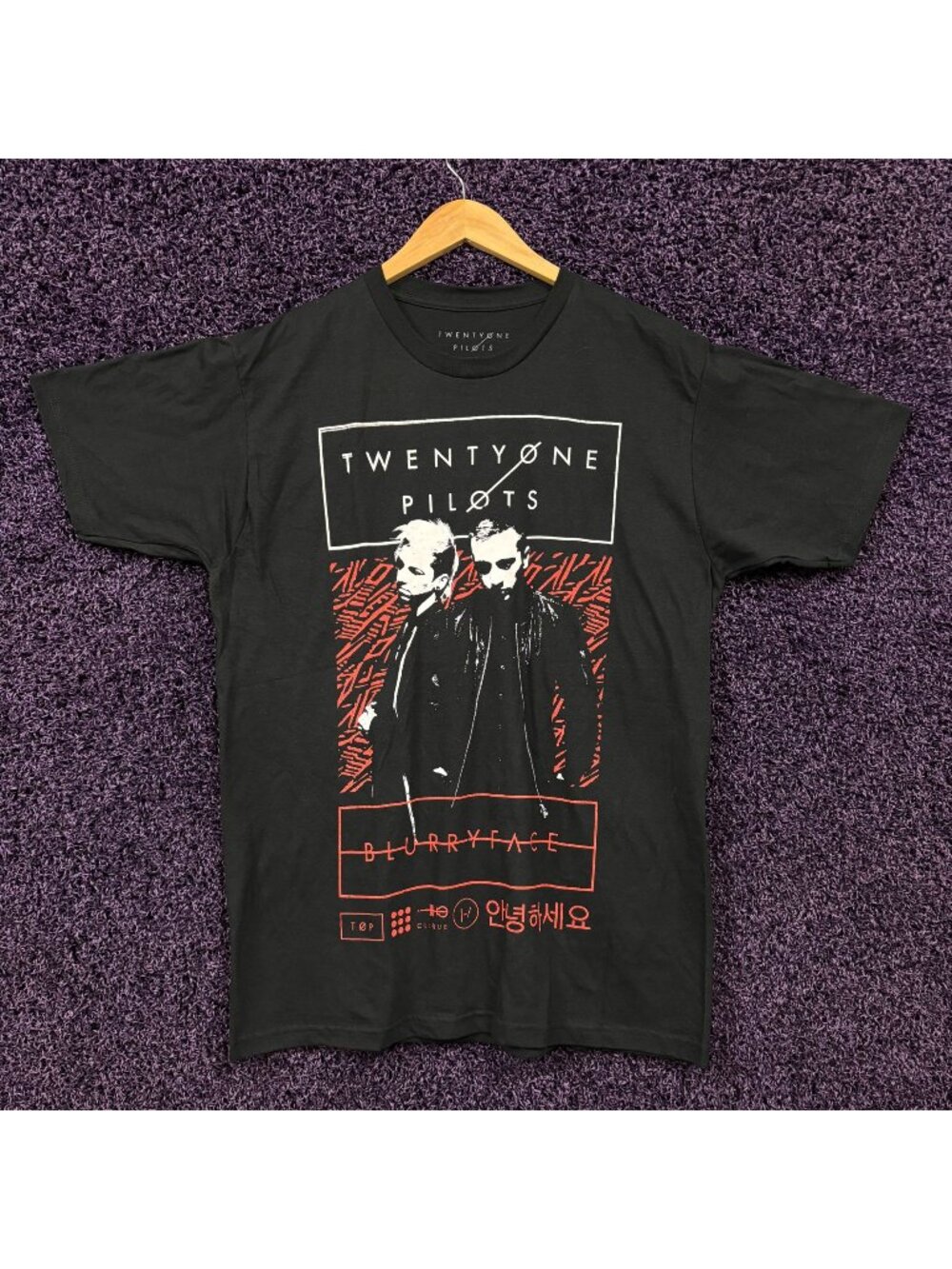 Twenty One Pilots Blurry Face T-Shirt Size large